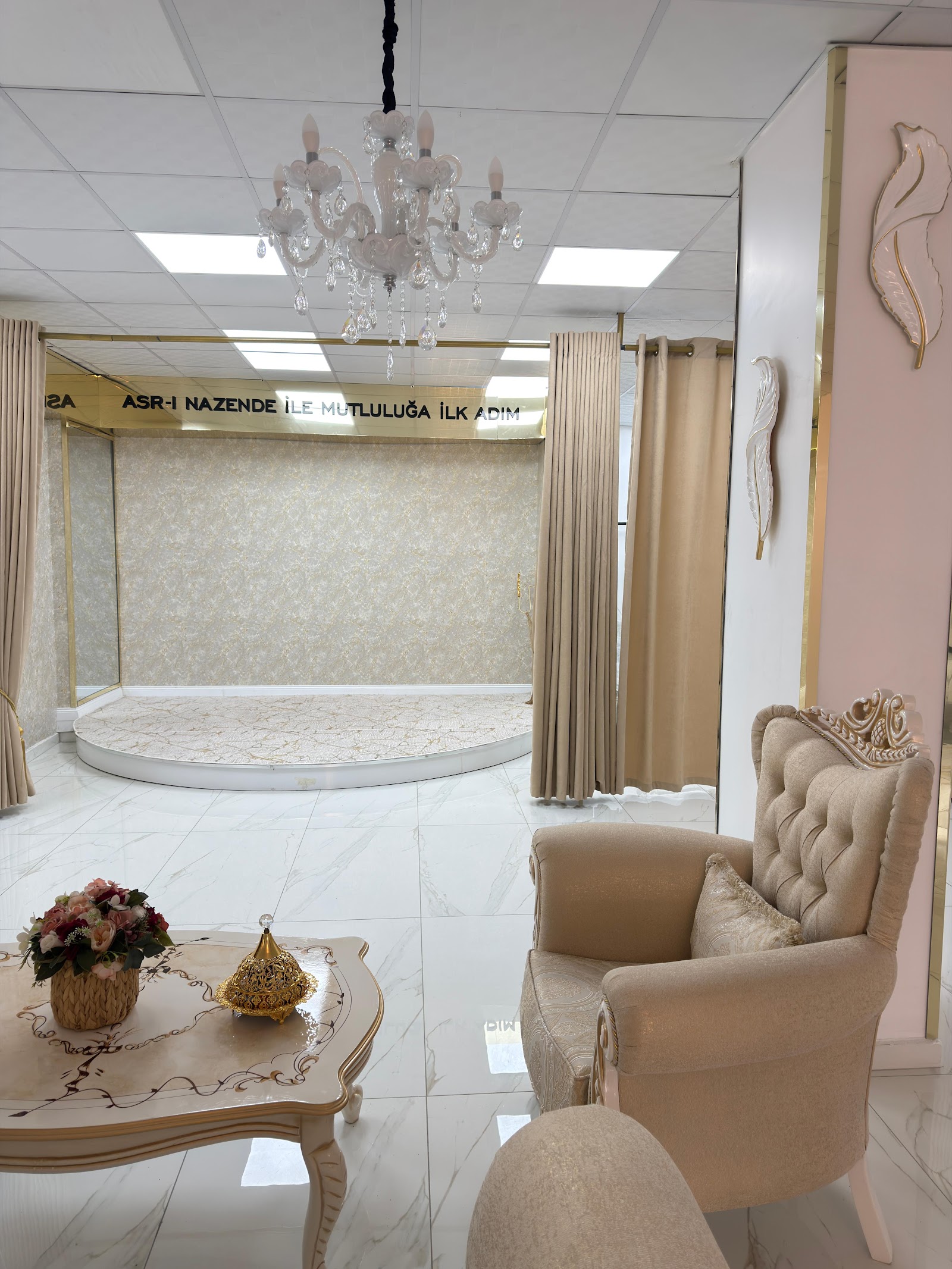 Asr-ı Nazende VIP Gelinlik, Nişanlık, Ağrı