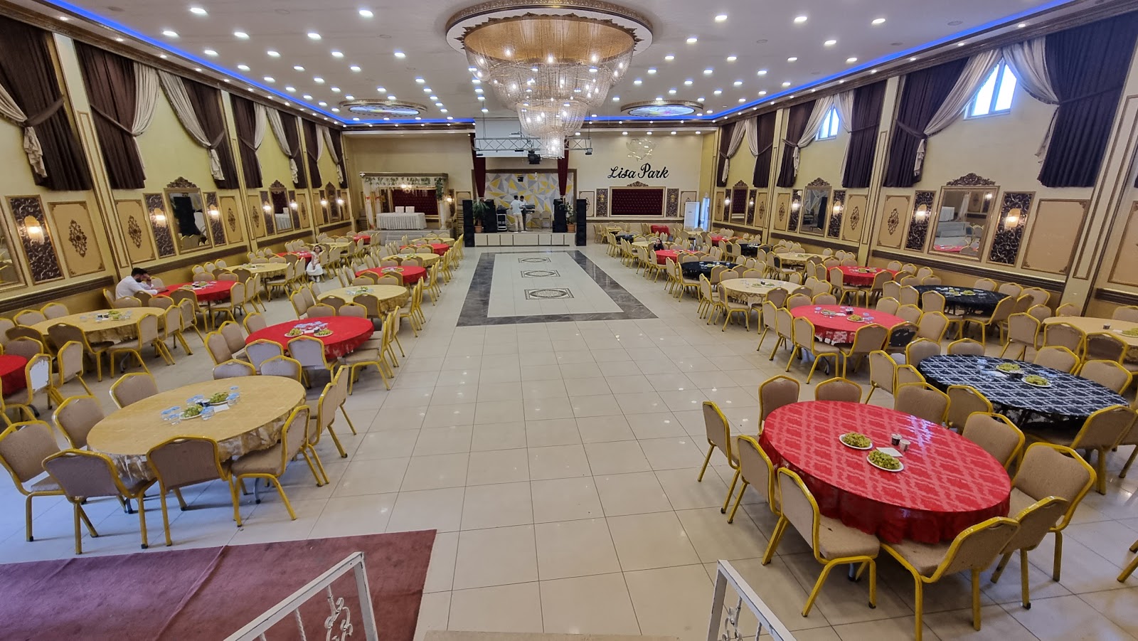Lisa park konferans ve düğün salonu