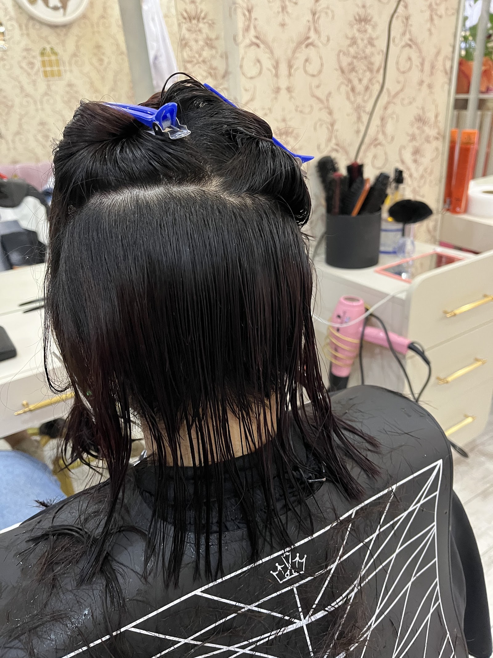 SALOON ÖZNUR GÜZELLİK VE BAYAN KUAFÖRÜ